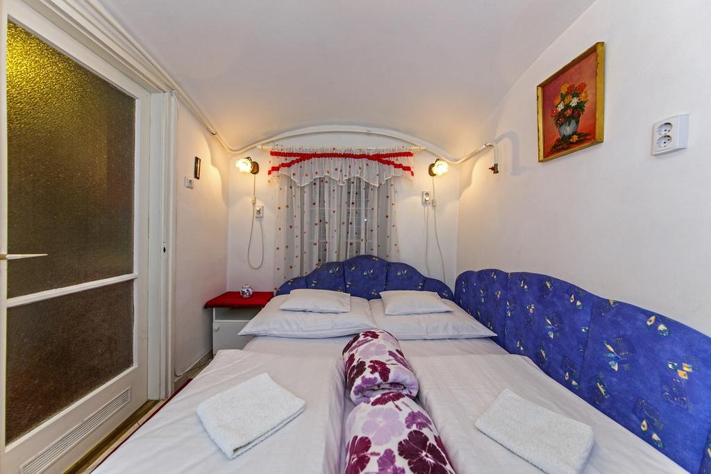 Barokk Vendégház Eger Habitación foto