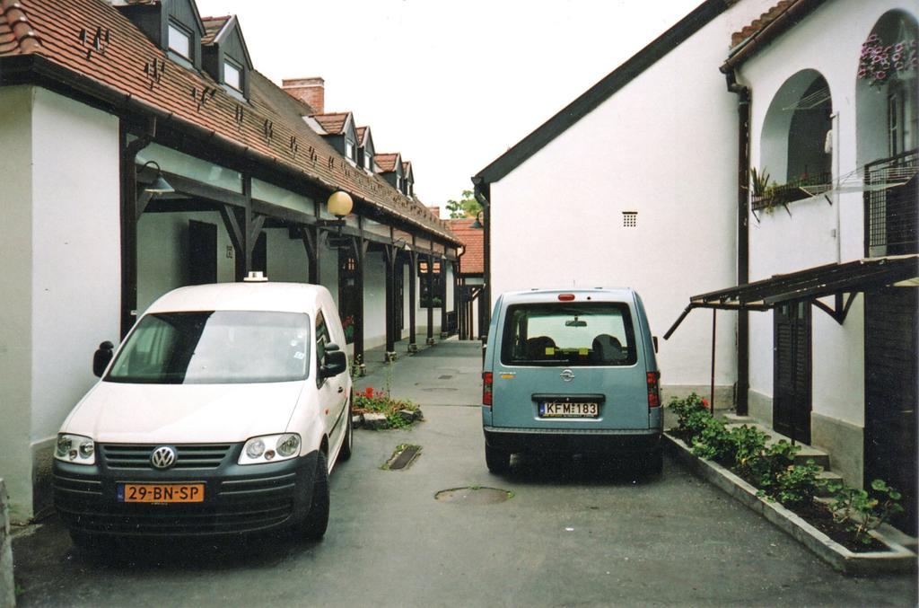 Barokk Vendégház Eger Habitación foto